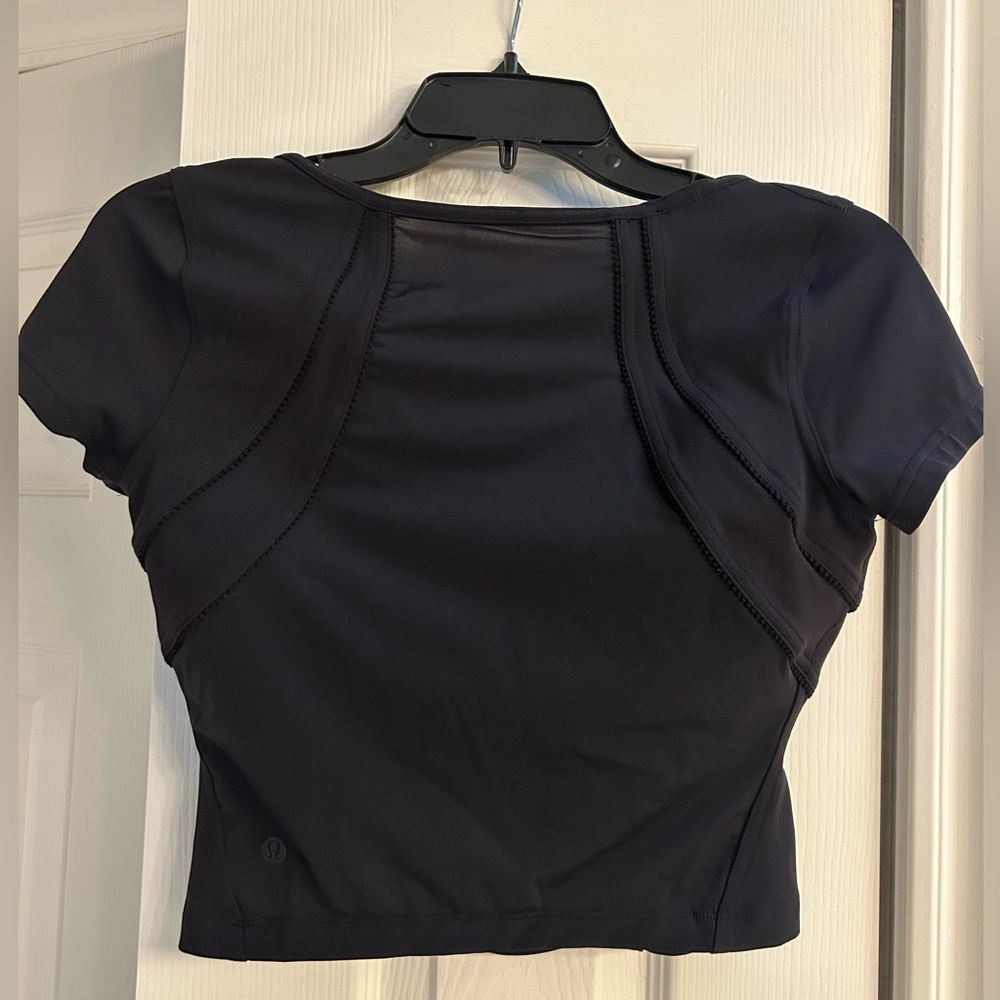 Lululemon Women's Black Crop Top Size Small